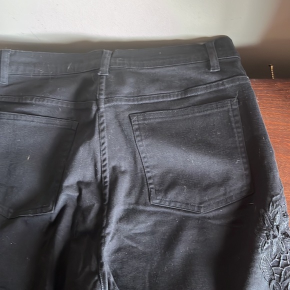 Size 6 Highwaist Jeans Embroidered Sides - Picture 7 of 9